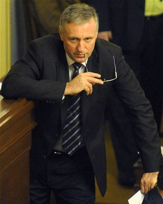 Premiér Mirek Topolánek po peruení jednání o Lisabonské smlouv